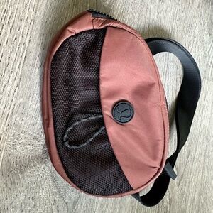 Brand new lululemon belt bag